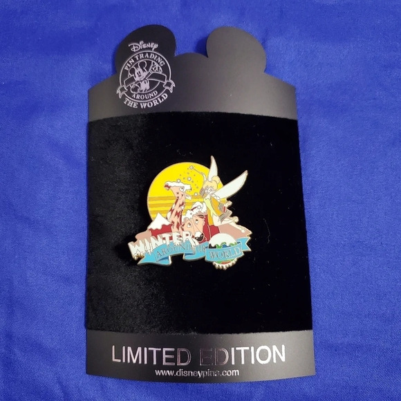 Disney Pin Trading LE Winter Around The World Tinkerbell Pin - Picture 1 of 5